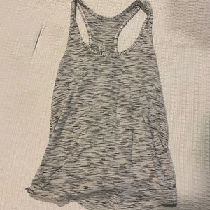 Lululemon size 6 tank